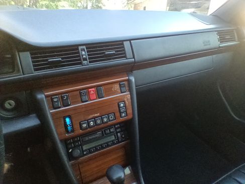 Used 1995 Mercedes-Benz E 300 Sedan image 8