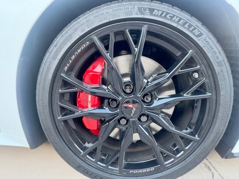Used 2025 Chevrolet Corvette Stingray Preferred Cpe w/ Z51 Performance Package RWD image 11