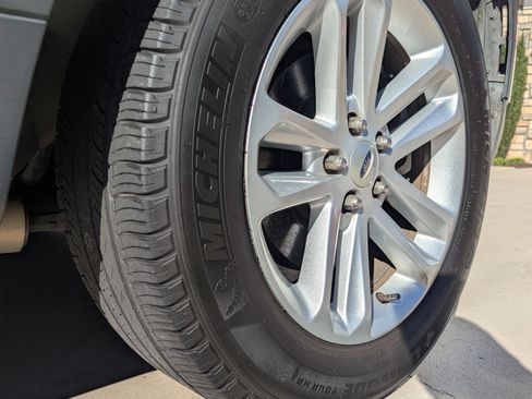 Used 2016 Ford Explorer FWD image 17