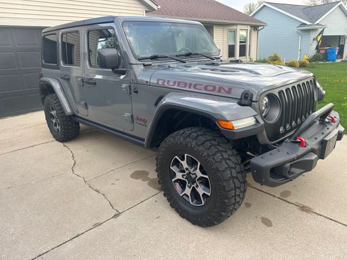 Used 2019 Jeep Wrangler Unlimited Rubicon w/ Dual Top Group AWD/4WD image 2