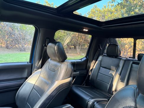 Used 2018 Ford F150 Raptor w/ Equipment Group 802A Luxury image 8