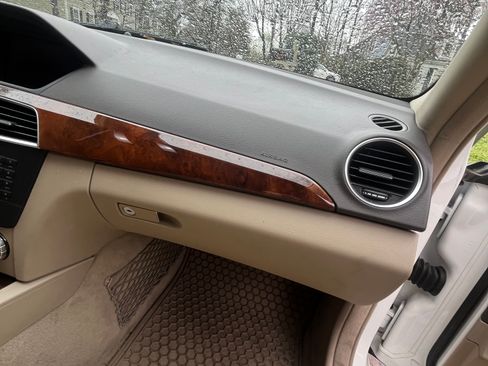 Used 2013 Mercedes-Benz C 250 Sedan image 12