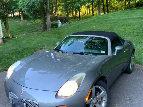 Used 2006 Pontiac Solstice Convertible w/ Premium Package RWD image 4