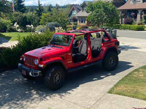 Used 2018 Jeep Wrangler Unlimited Sahara w/ Safety Group AWD/4WD image 8