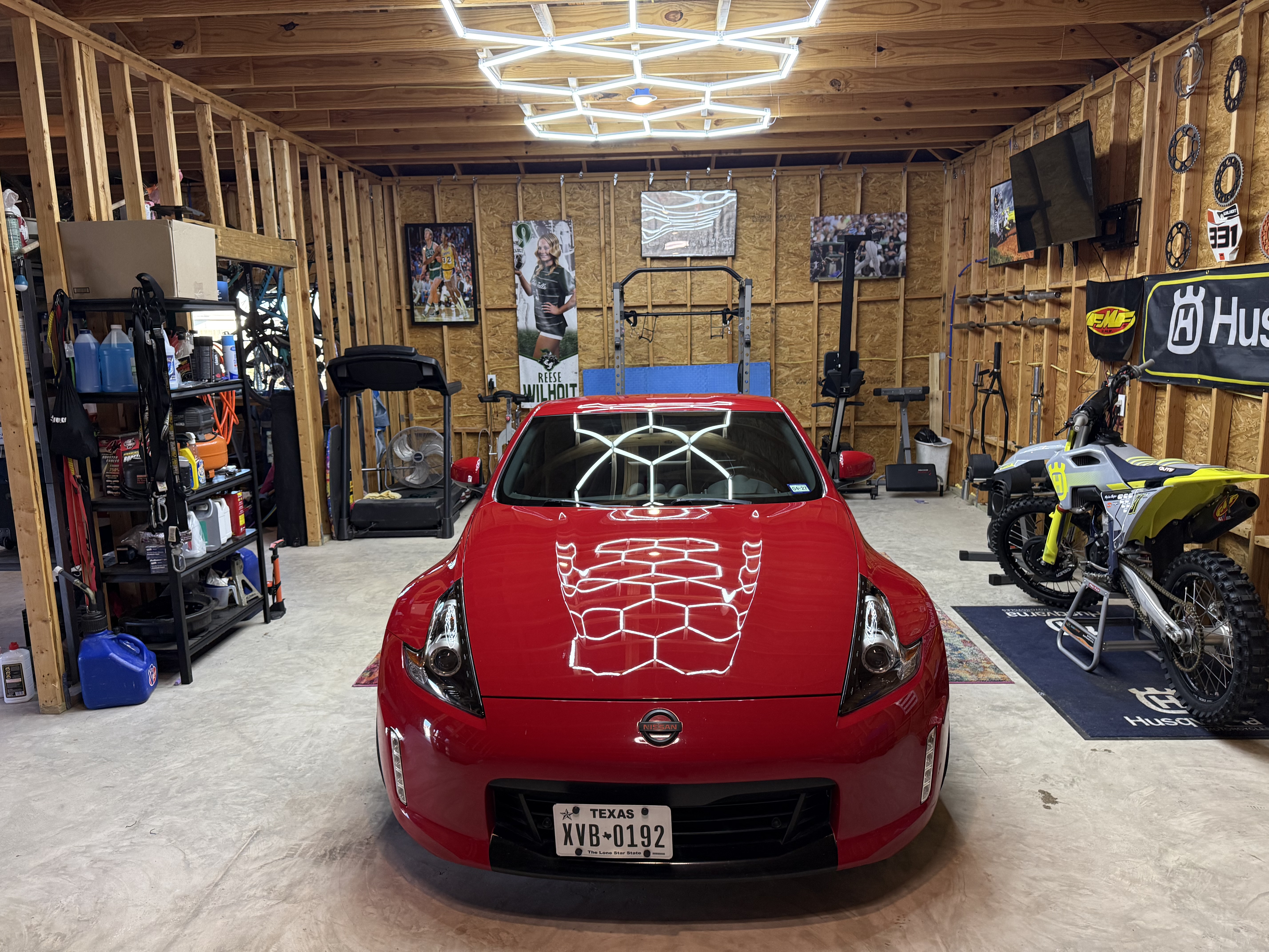 Used 2018 Nissan 370Z Coupe RWD image 2