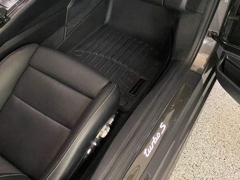 Used 2015 Porsche 911 Turbo S image 23