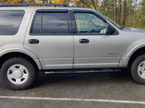 Used 2008 Ford Expedition XLT image 2
