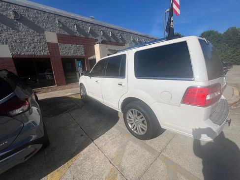 Used 2013 Lincoln Navigator 2WD w/ HD Trailer Tow Pkg image 8