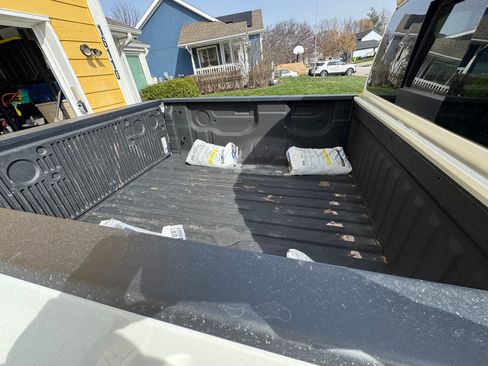 Used 2021 Nissan Titan S w/ S Utility Package image 13