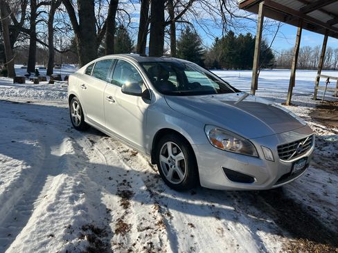 Used 2012 Volvo S60 T5 image 11