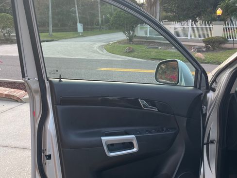 Used 2014 Chevrolet Captiva Sport LT w/ Convenience Package image 11