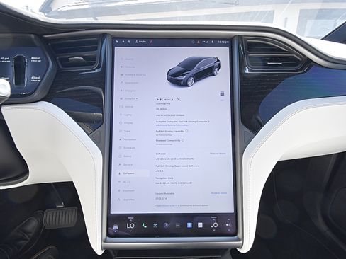 Used 2020 Tesla Model X Long Range image 14