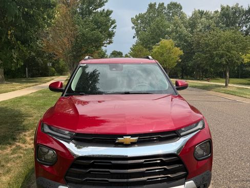 Used 2021 Chevrolet TrailBlazer LT w/ Convenience Package FWD image 4