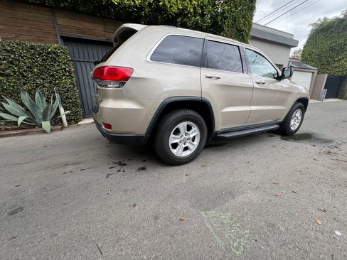 Used 2014 Jeep Grand Cherokee Laredo w/ Quick Order Package 23E image 10