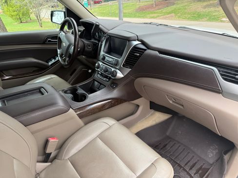 Used 2018 Chevrolet Suburban LT AWD/4WD image 12