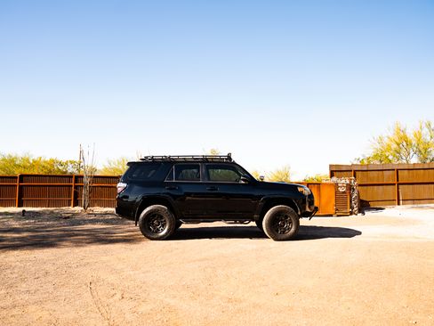 Used 2017 Toyota 4Runner TRD Pro image 2