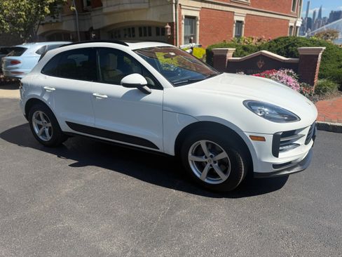 Used 2020 Porsche Macan AWD/4WD image 17