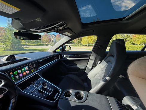 Used 2018 Porsche Panamera 4 image 18