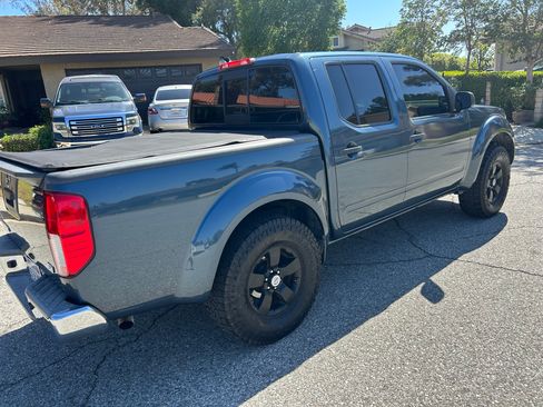 Used 2014 Nissan Frontier SV w/ SV Value Truck Package RWD image 5
