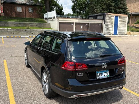 Used 2017 Volkswagen Golf Alltrack S AWD/4WD image 8