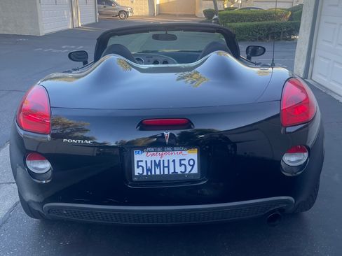 Used 2007 Pontiac Solstice Convertible 2D w/ Premium Package image 10