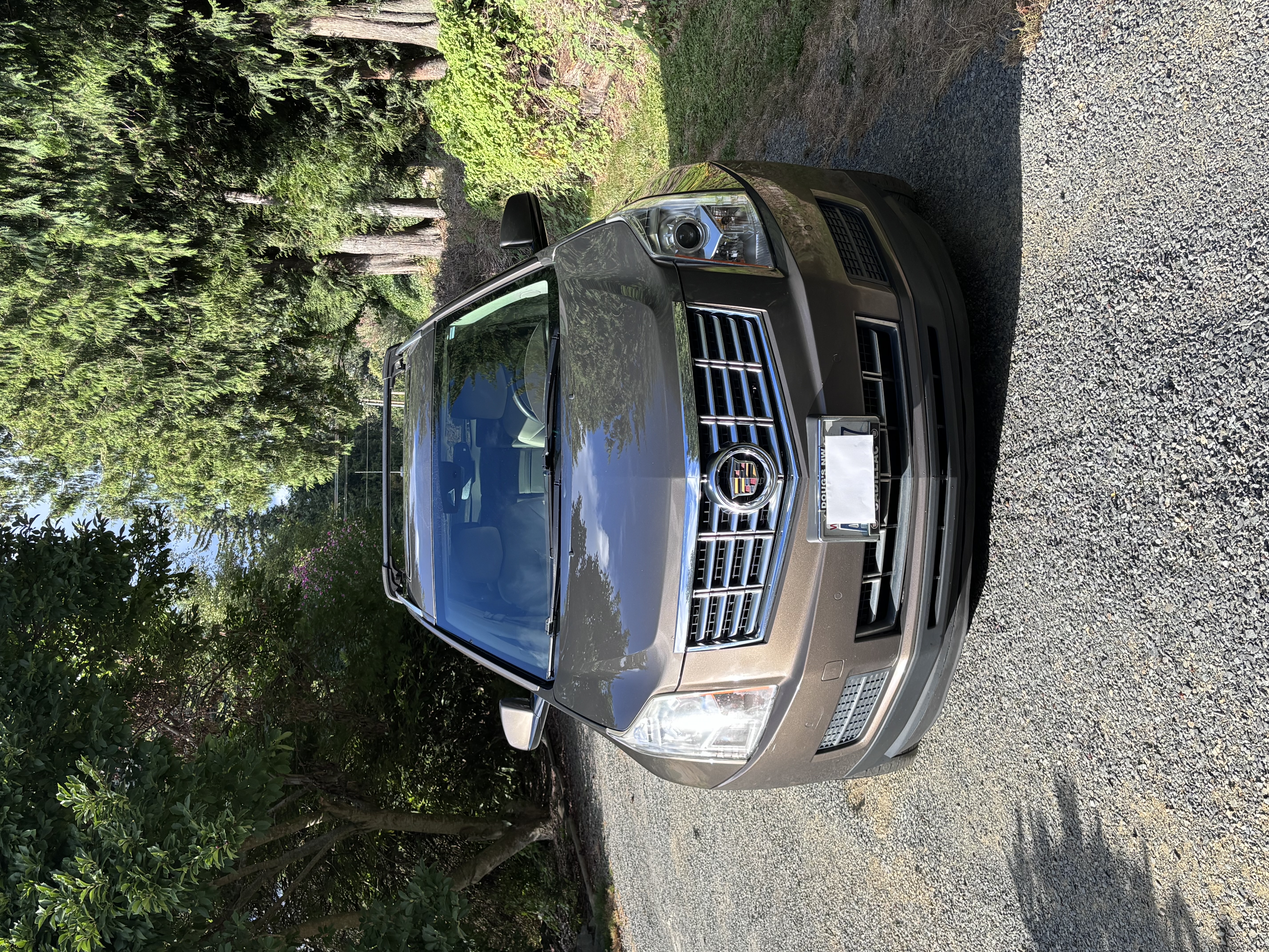 Used 2015 Cadillac SRX Luxury w/ Driver Awareness Package AWD/4WD image 2