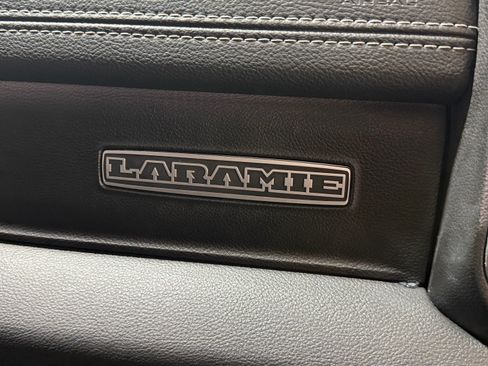 Used 2019 RAM 1500 Laramie image 11