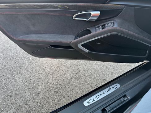 Used 2021 Porsche 718 Cayman GTS image 12