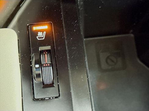 Used 2021 Lexus GX 460 Premium w/ Premium Package image 25