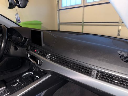 Used 2017 Audi A4 2.0T Premium w/ Convenience Package image 11