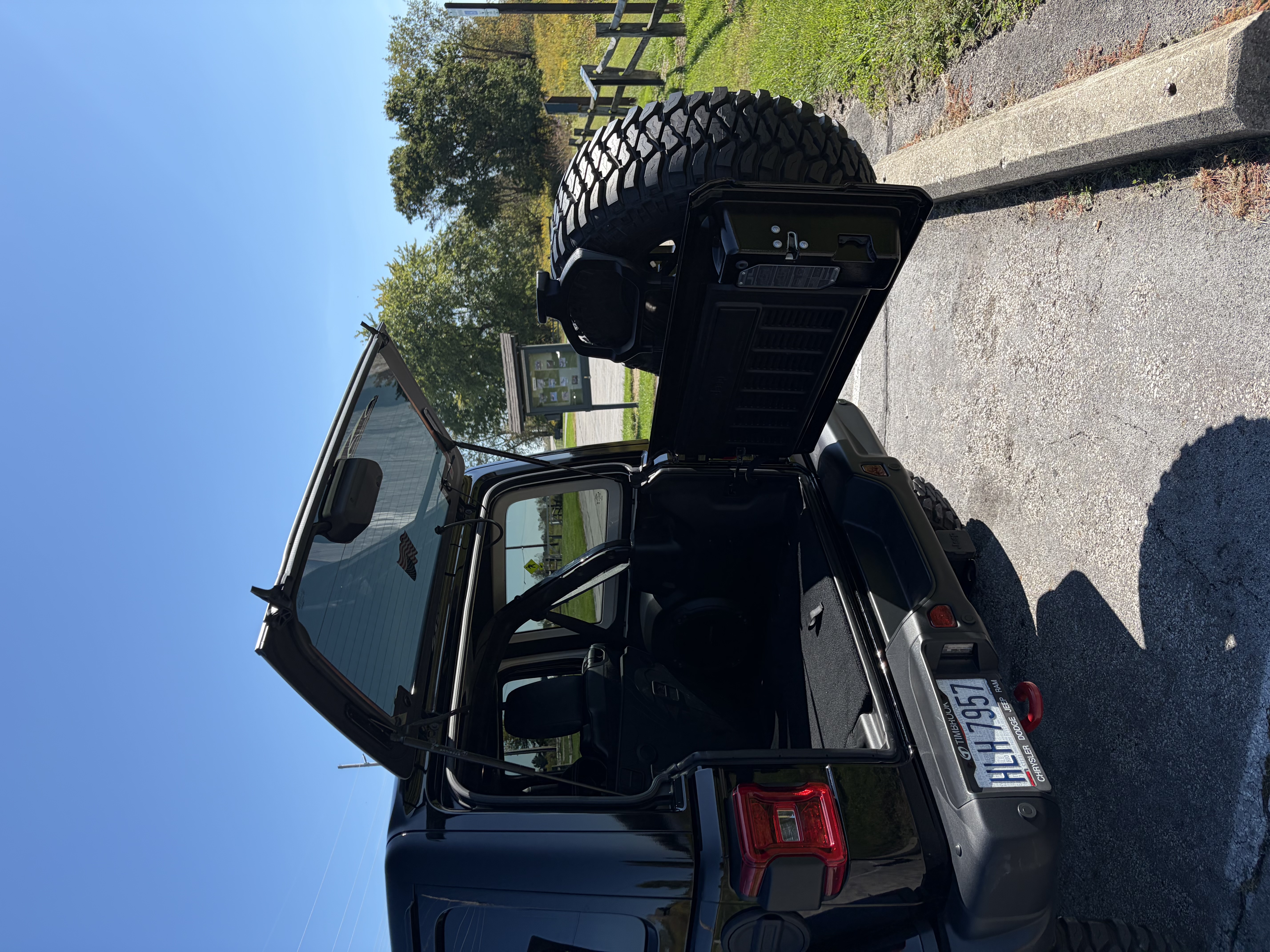 Used 2018 Jeep Wrangler Unlimited Rubicon AWD/4WD image 22