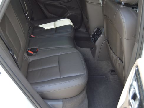 Used 2016 Porsche Macan S image 16