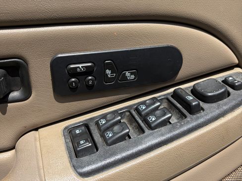 Used 2006 GMC Sierra 2500 SLT w/ Heavy-Duty Power Package AWD/4WD image 15