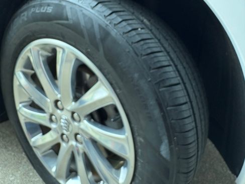 Used 2020 Buick Envision Essence FWD image 5