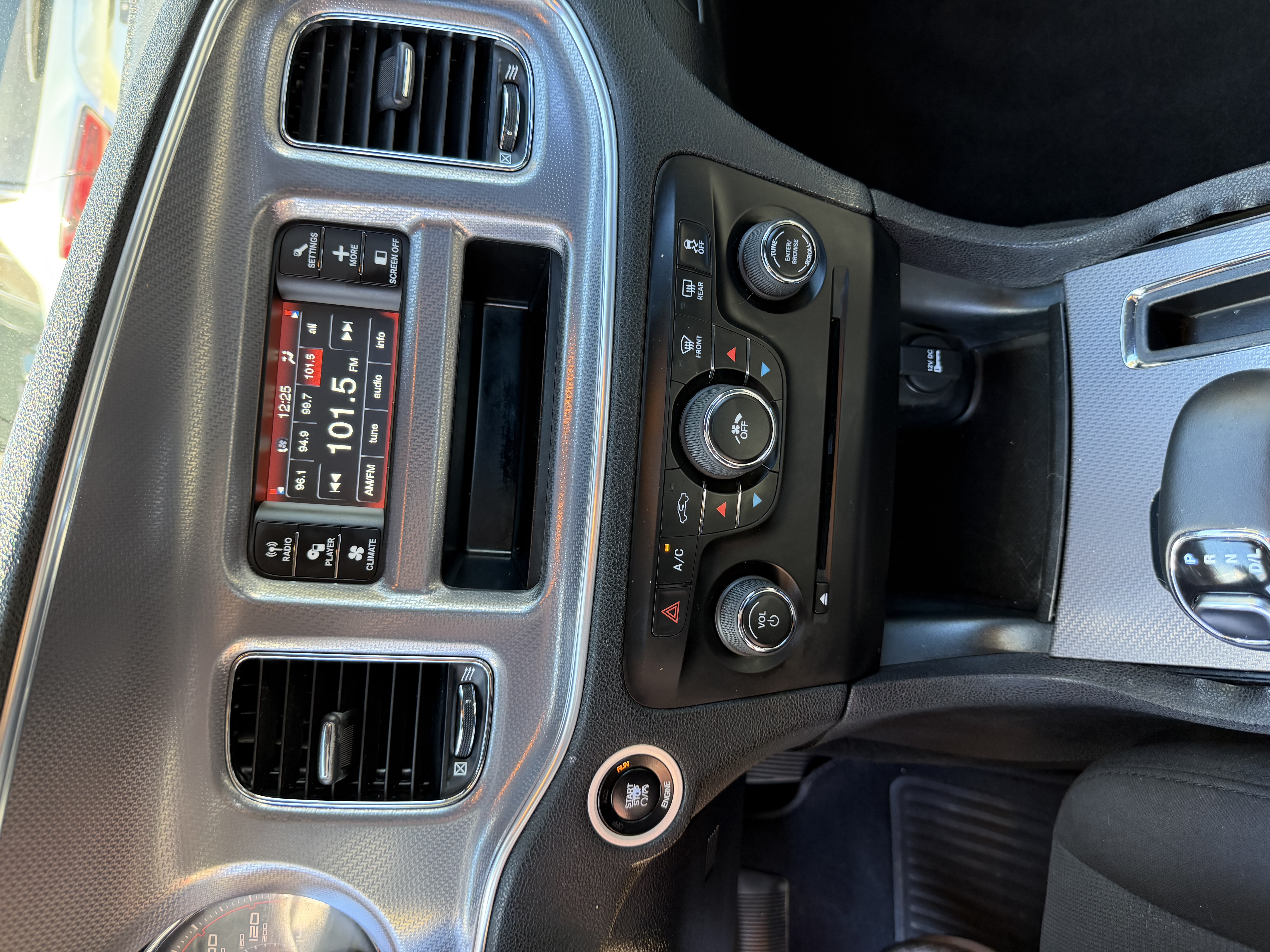 Used 2014 Dodge Charger SE RWD image 27