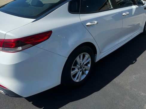 Used 2018 Kia Optima LX FWD image 1