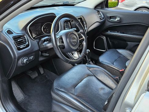 Used 2018 Jeep Compass Limited w/ Navigation Group FWD image 12