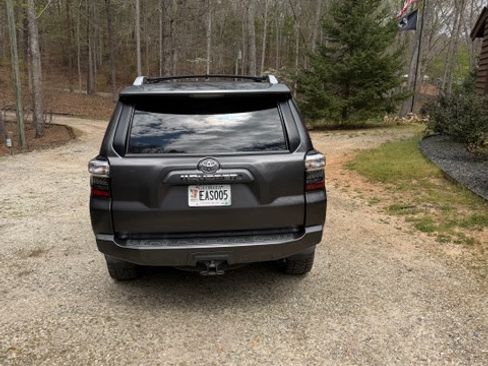 Used 2015 Toyota 4Runner SR5 Premium image 2