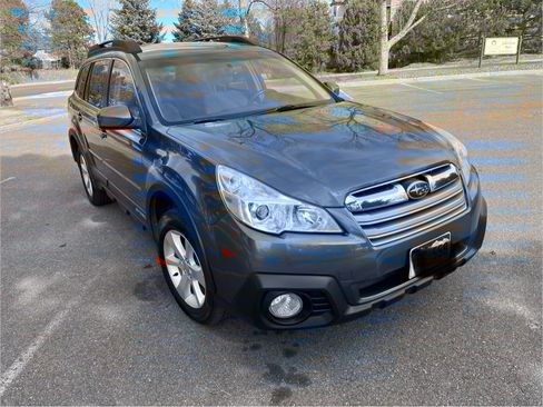 Used 2014 Subaru Outback 2.5i Premium image 9