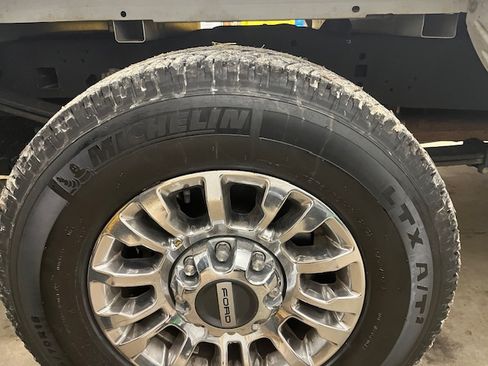 Used 2020 Ford F250 XLT w/ XLT Premium Package image 11