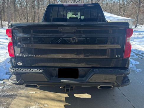 Used 2019 Chevrolet Silverado 1500 LT Trail Boss image 4