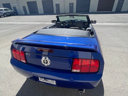 Used 2005 Ford Mustang Premium RWD image 4