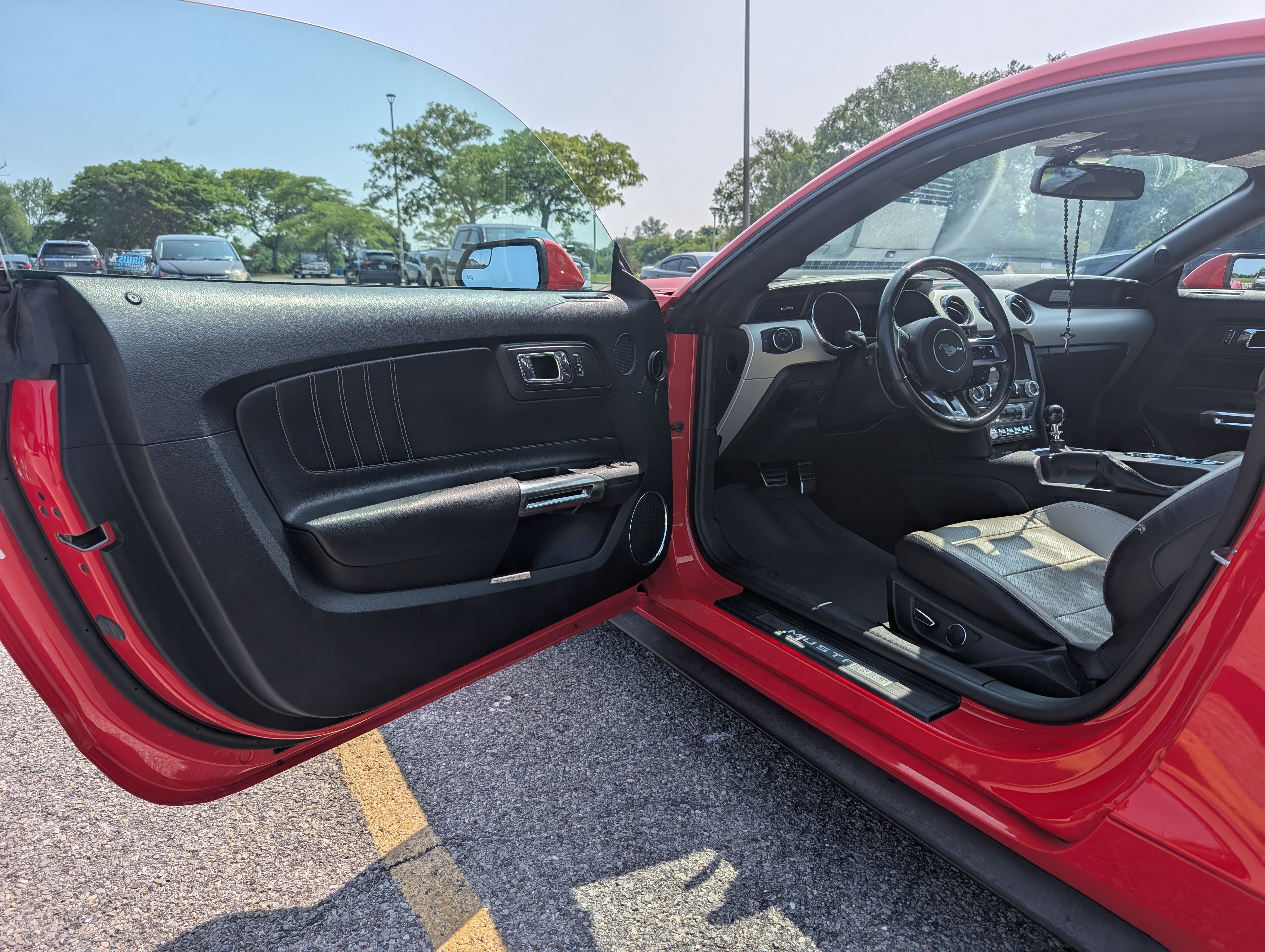 Used 2017 Ford Mustang Premium RWD image 14