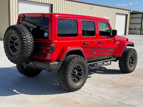 Used 2020 Jeep Wrangler Unlimited Sahara AWD/4WD image 6