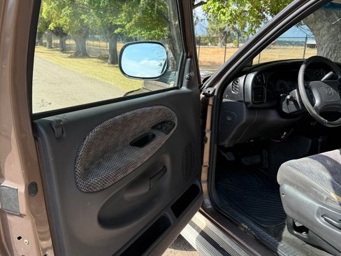 Used 2001 Dodge Ram 1500 Truck 4x4 Quad Cab image 12