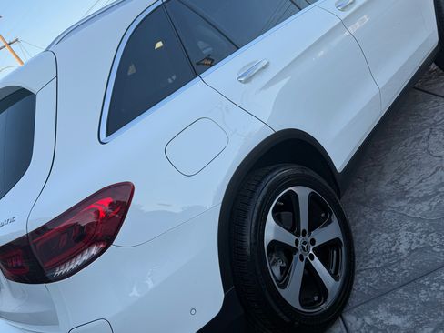 Used 2020 Mercedes-Benz GLC 350e 4MATIC image 1