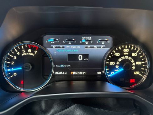 Used 2015 Ford F150 Lariat w/ Equipment Group 502A Luxury AWD/4WD image 22