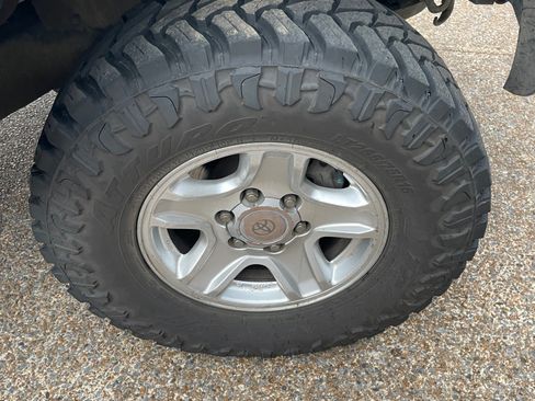 Used 2002 Toyota 4Runner SR5 image 2