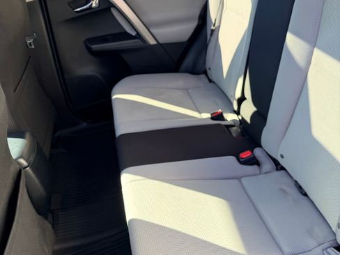 Used 2016 Toyota RAV4 XLE image 5