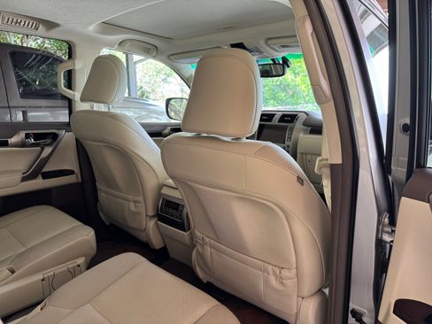 Used 2017 Lexus GX 460 AWD/4WD image 24